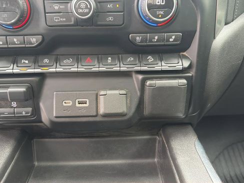 Used 2021 Chevrolet Silverado 1500 LTZ AWD/4WD image 32