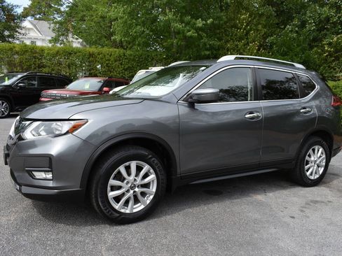 Used 2019 Nissan Rogue SV AWD/4WD image 2