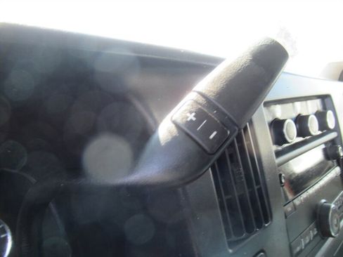 Used 2017 Chevrolet Express 2500 image 19