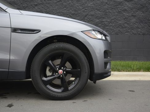 Used 2020 Jaguar F-PACE Premium image 11