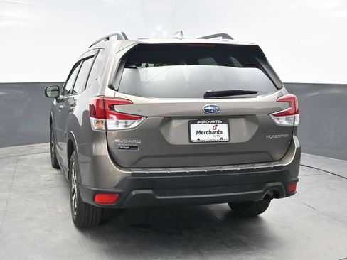 Used 2020 Subaru Forester Premium AWD/4WD image 5