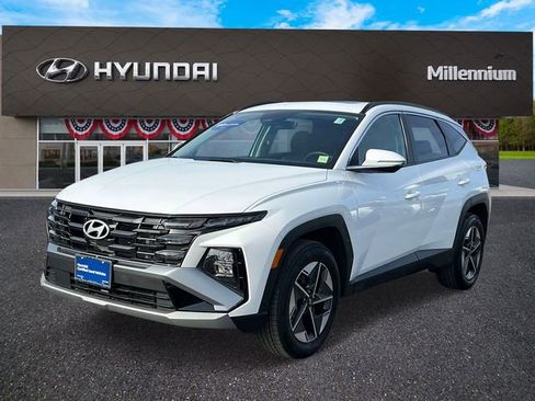 Certified 2025 Hyundai Tucson SEL image 2