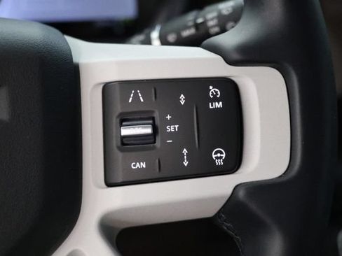 Used 2025 Land Rover Defender 110 X-Dynamic SE AWD/4WD image 19