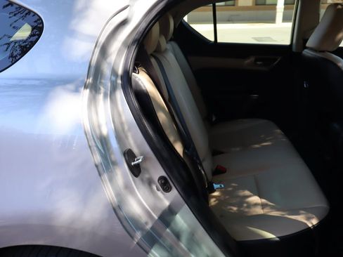 Used 2015 Lexus CT 200h w/ Navigation Package FWD image 21