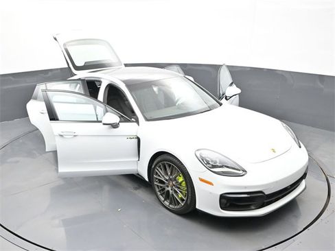 Used 2023 Porsche Panamera 4 image 33
