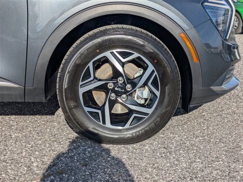 Used 2024 Kia Sportage LX image 11