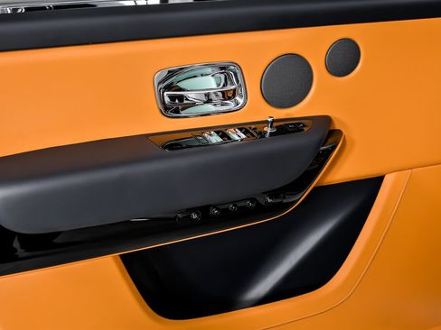 Used 2022 Rolls-Royce Cullinan image 18