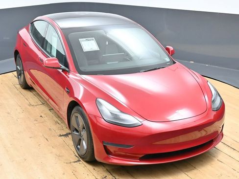 Used 2023 Tesla Model 3 Standard Range RWD image 47