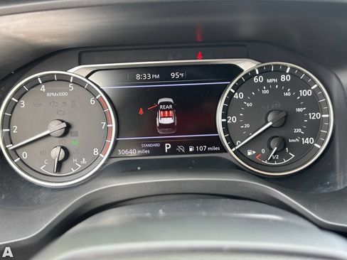 Used 2025 Nissan Rogue SV FWD image 31