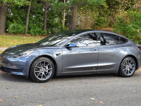 Used 2022 Tesla Model 3 Long Range AWD/4WD image 2
