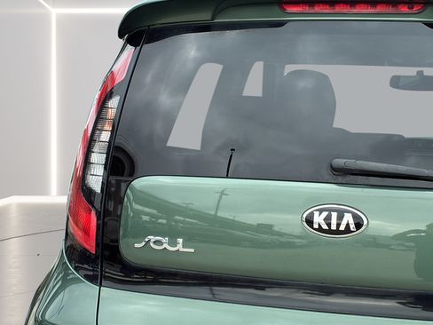 Used 2014 Kia Soul + FWD image 27