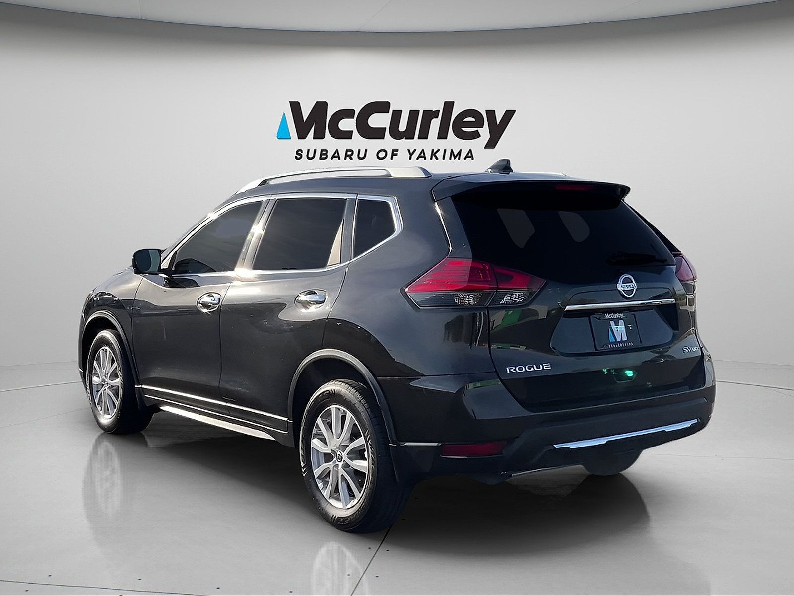 Used 2017 Nissan Rogue SV w/ SV Premium Package AWD/4WD image 3