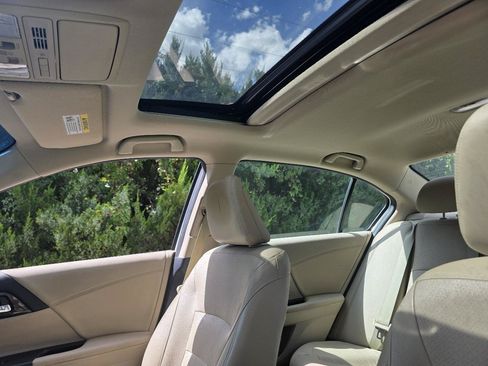 Used 2017 Honda Accord EX-L image 9