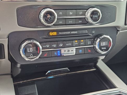 Used 2022 Ford F350 Lariat w/ Chrome Package image 22