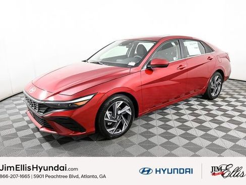 Certified 2025 Hyundai Elantra SEL image 4