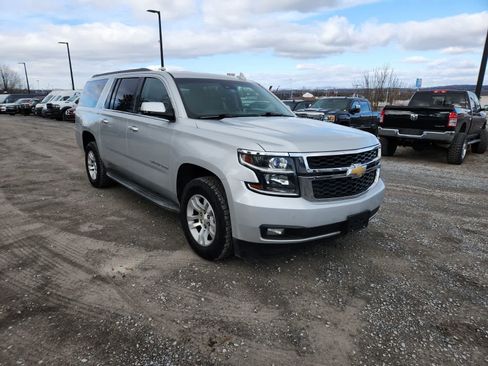 Used 2015 Chevrolet Suburban LT w/ Luxury Package image 7