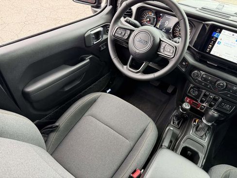 Used 2026 Jeep Wrangler Willys image 28
