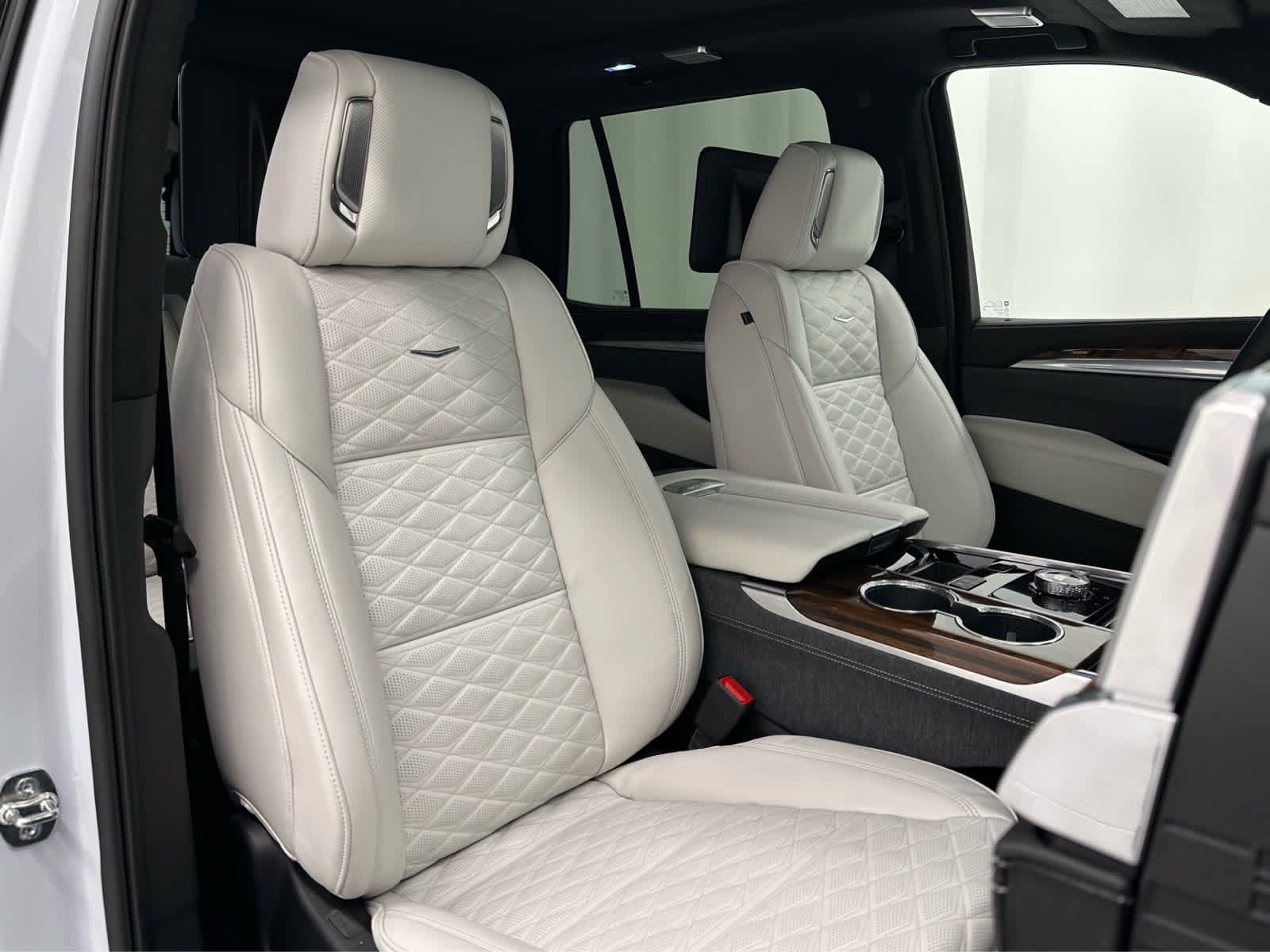Used 2026 Cadillac Escalade Platinum Sport w/ LPO, ONYX Package AWD/4WD image 20