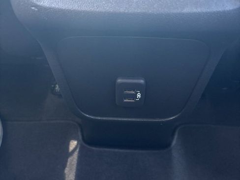 Used 2023 Chevrolet Equinox LT w/ Driver Convenience Package image 21