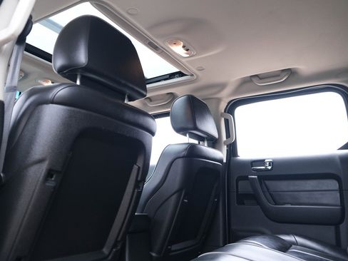 Used 2009 HUMMER H3T Alpha image 19