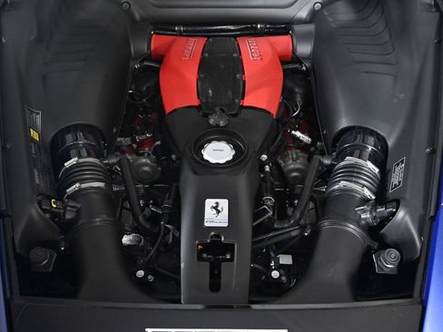 Certified 2022 Ferrari F8 Tributo RWD image 5