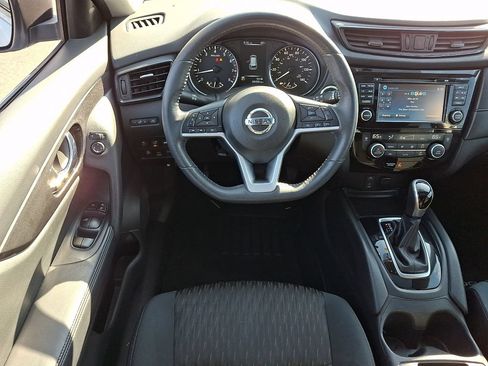 Used 2017 Nissan Rogue SV AWD/4WD image 11