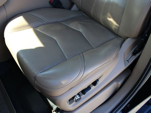 Used 2020 Cadillac Escalade Platinum w/ Escalade Sport Edition image 21