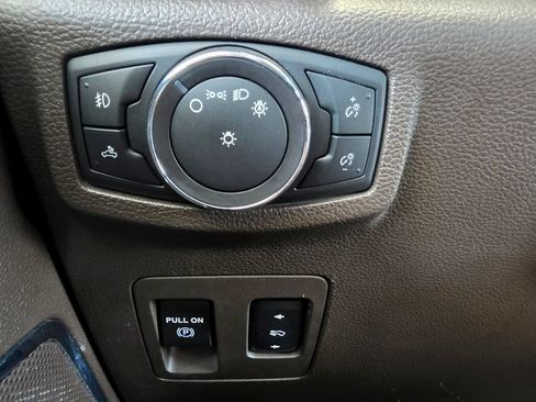 Used 2018 Ford F150 King Ranch w/ Equipment Group 601A Luxury AWD/4WD image 28