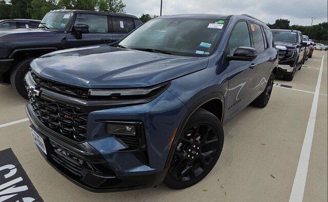 Used 2024 Chevrolet Traverse RS w/ LPO, Floor Liner Package FWD image 3