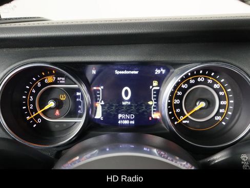 Used 2019 Jeep Wrangler Unlimited Sahara image 11