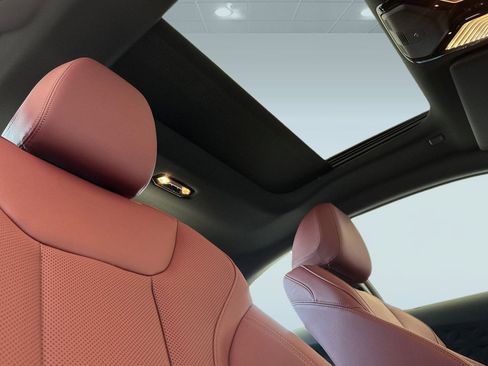 Used 2025 BMW 230i Coupe w/ Premium Package image 13