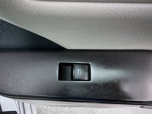 Used 2017 Toyota Camry XLE FWD image 31