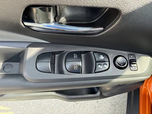 Used 2021 Nissan Kicks SR w/ SR Premium Package FWD image 10
