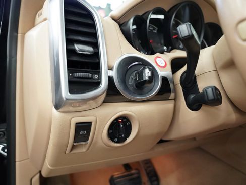 Used 2014 Porsche Cayenne AWD/4WD image 29