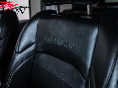 Used 2023 Jeep Wrangler Unlimited Sahara AWD/4WD image 20