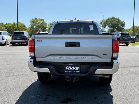 Used 2020 Toyota Tacoma SR5 RWD image 6