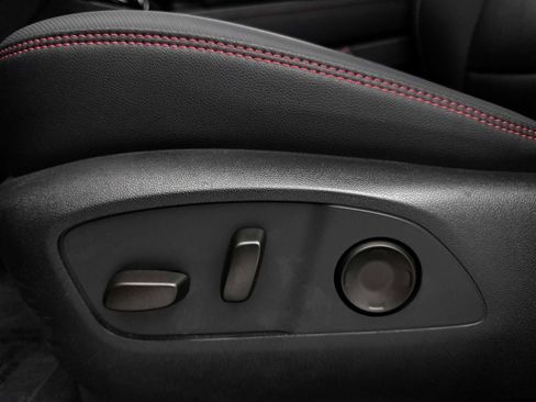 Used 2024 Chevrolet Traverse RS FWD image 27