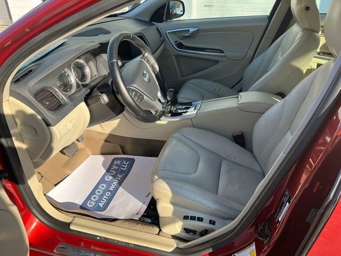 Used 2012 Volvo S60 T5 image 2