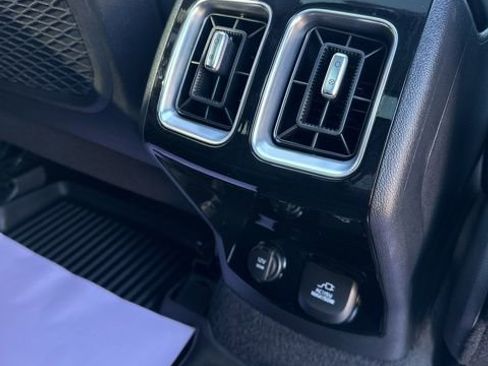 Used 2025 Kia Sorento SX Prestige image 25