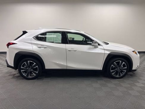 Certified 2025 Lexus UX 300h FWD image 4