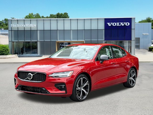 Certified 2024 Volvo S60 B5 Plus w/ Climate Package AWD/4WD image 1