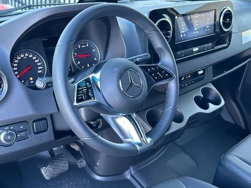 New 2025 Mercedes-Benz Sprinter 2500 image 12