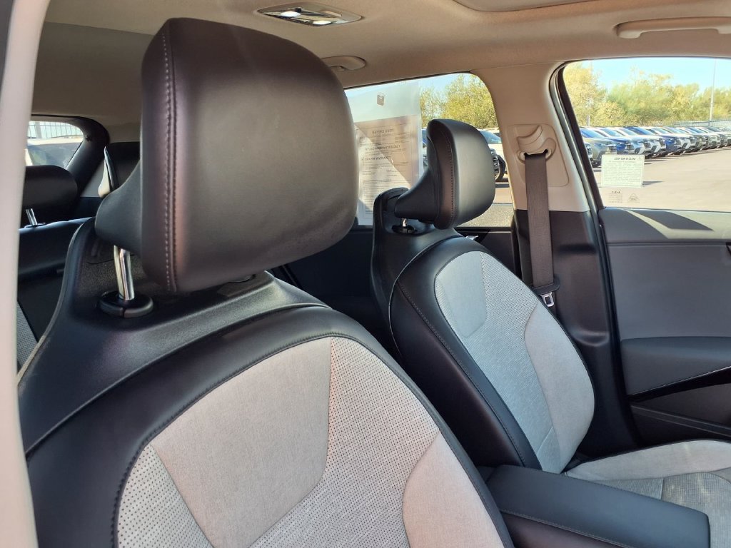 Used 2025 Kia Niro FWD image 20