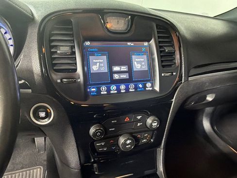 Used 2019 Chrysler 300 S RWD image 9