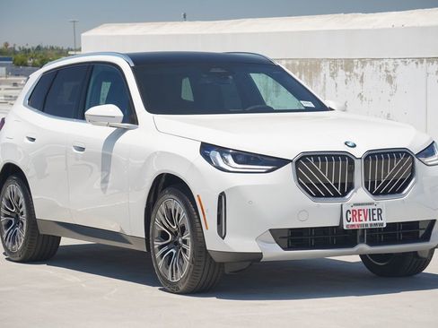 Used 2025 BMW X3 xDrive30i w/ Premium Package image 3