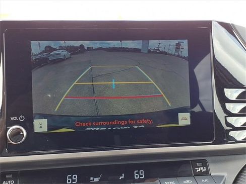 Used 2025 Toyota Camry SE image 28