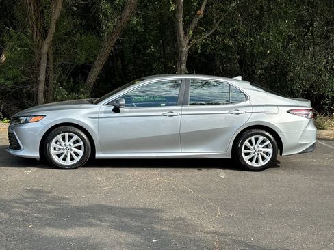 Used 2024 Toyota Camry LE w/ Convenience Package FWD image 8