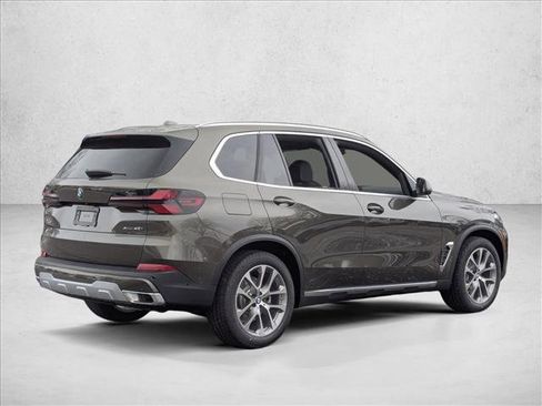New 2026 BMW X5 xDrive40i w/ Premium Package image 2