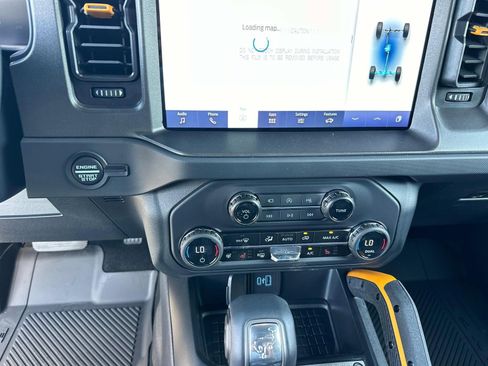 Used 2024 Ford Bronco Badlands image 70