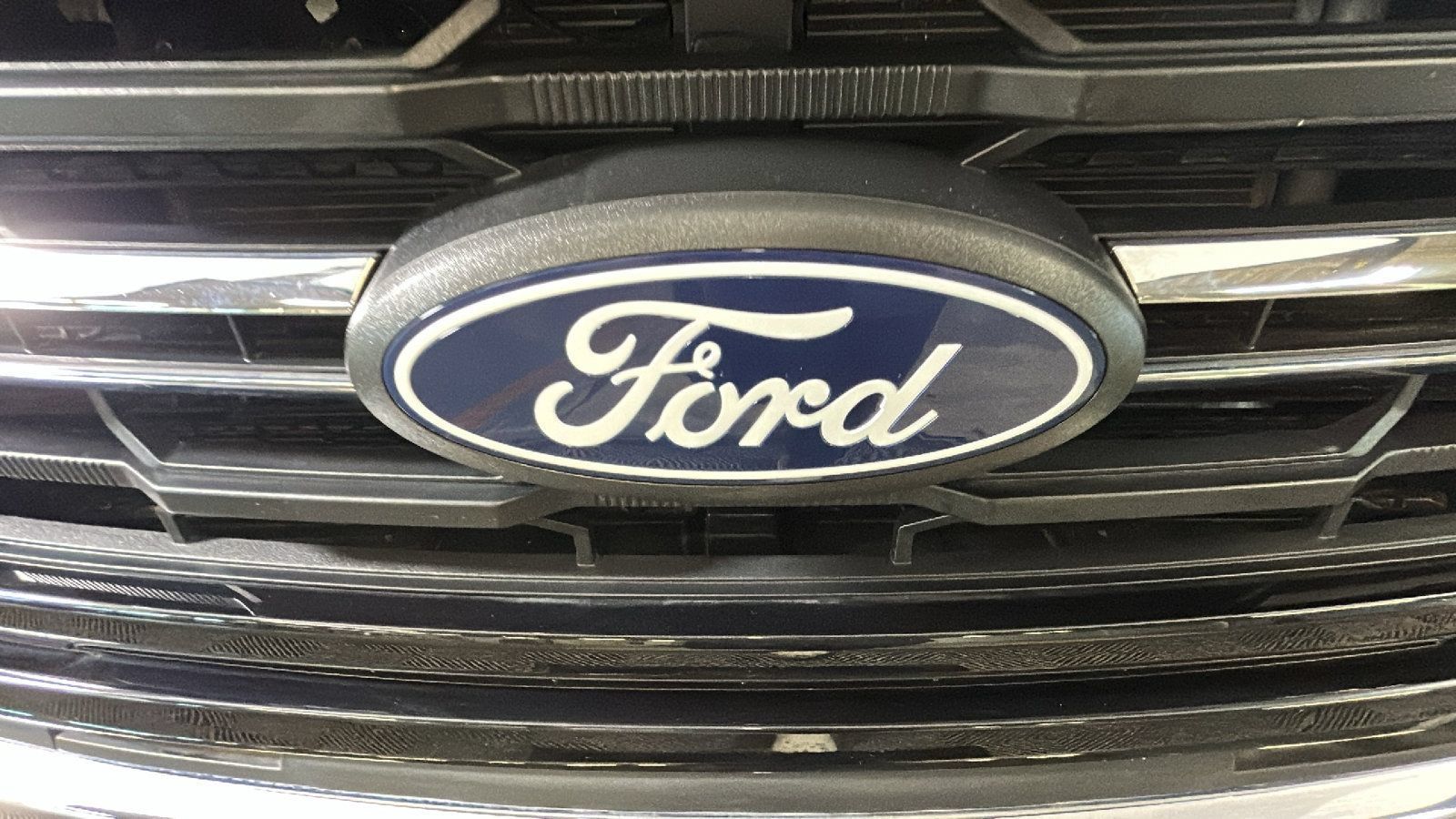 Used 2025 Ford F150 XLT w/ Equipment Group 301A Standard AWD/4WD image 9